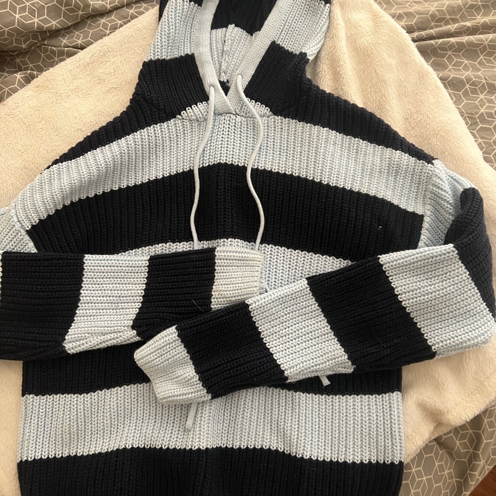 Women's size small sweater hoody.